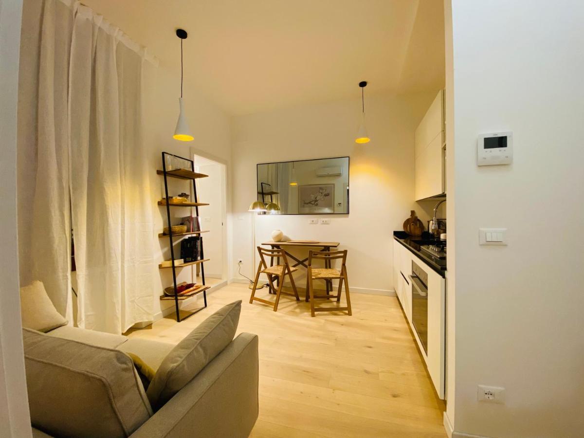 Piazzaborsa Charme Apartment Trieste Eksteriør billede