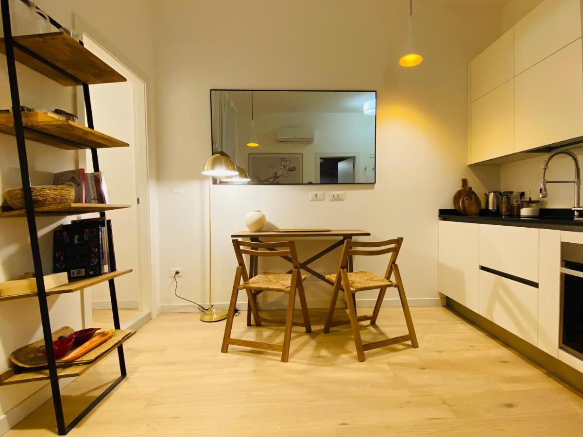 Piazzaborsa Charme Apartment Trieste Eksteriør billede