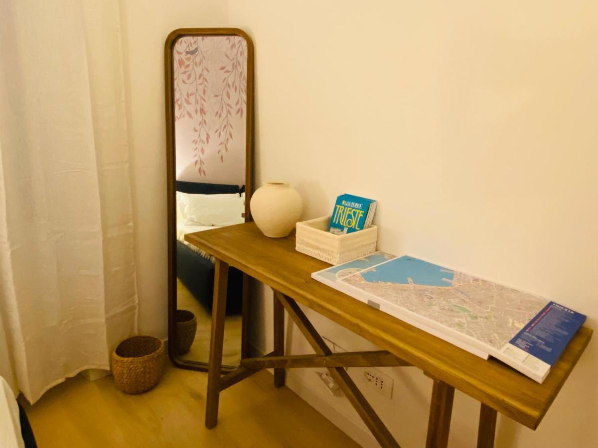 Piazzaborsa Charme Apartment Trieste Eksteriør billede