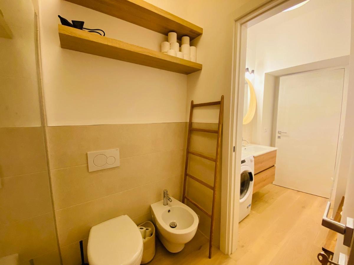 Piazzaborsa Charme Apartment Trieste Eksteriør billede